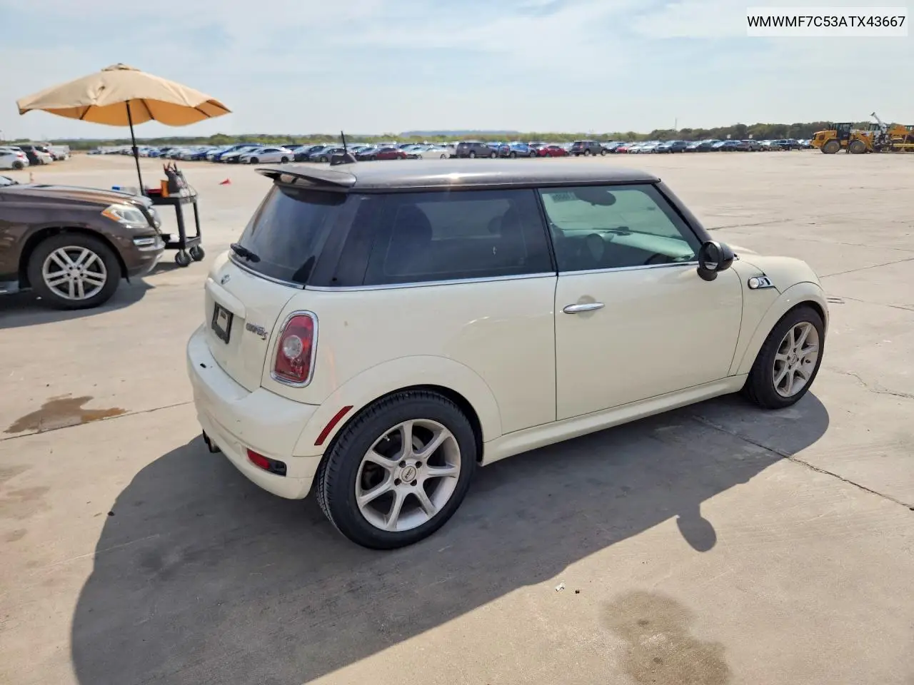2010 MINI COOPER VIN WMWMF7C53ATX43667 — фото 3