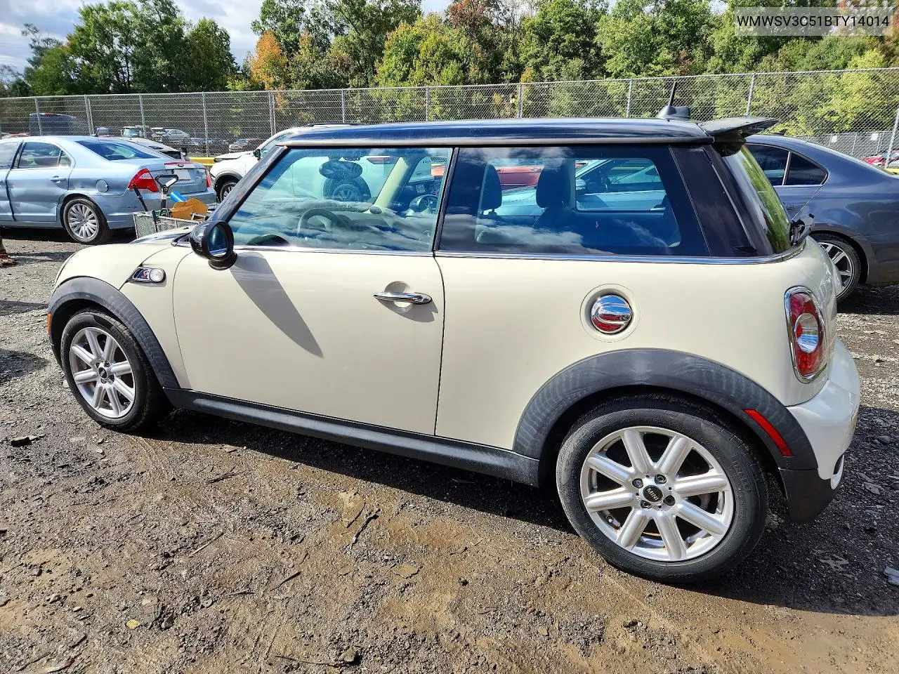 2011 MINI COOPER VIN WMWSV3C51BTY14014 — фото 2
