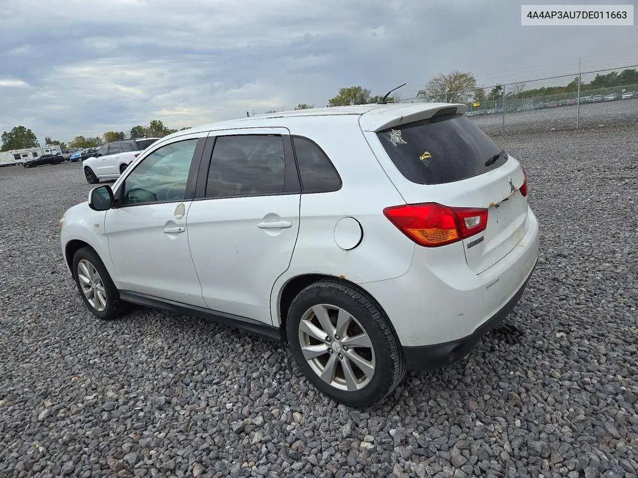 2013 MITSUBISHI OUTLANDER VIN 4A4AP3AU7DE011663 — фото 2