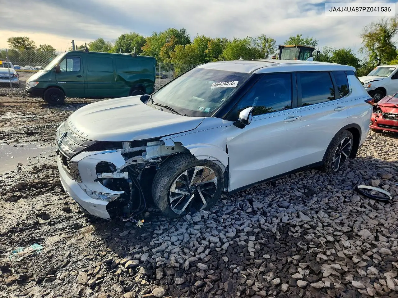 MITSUBISHI OUTLANDER 2023, VIN JA4J4UA87PZ041536