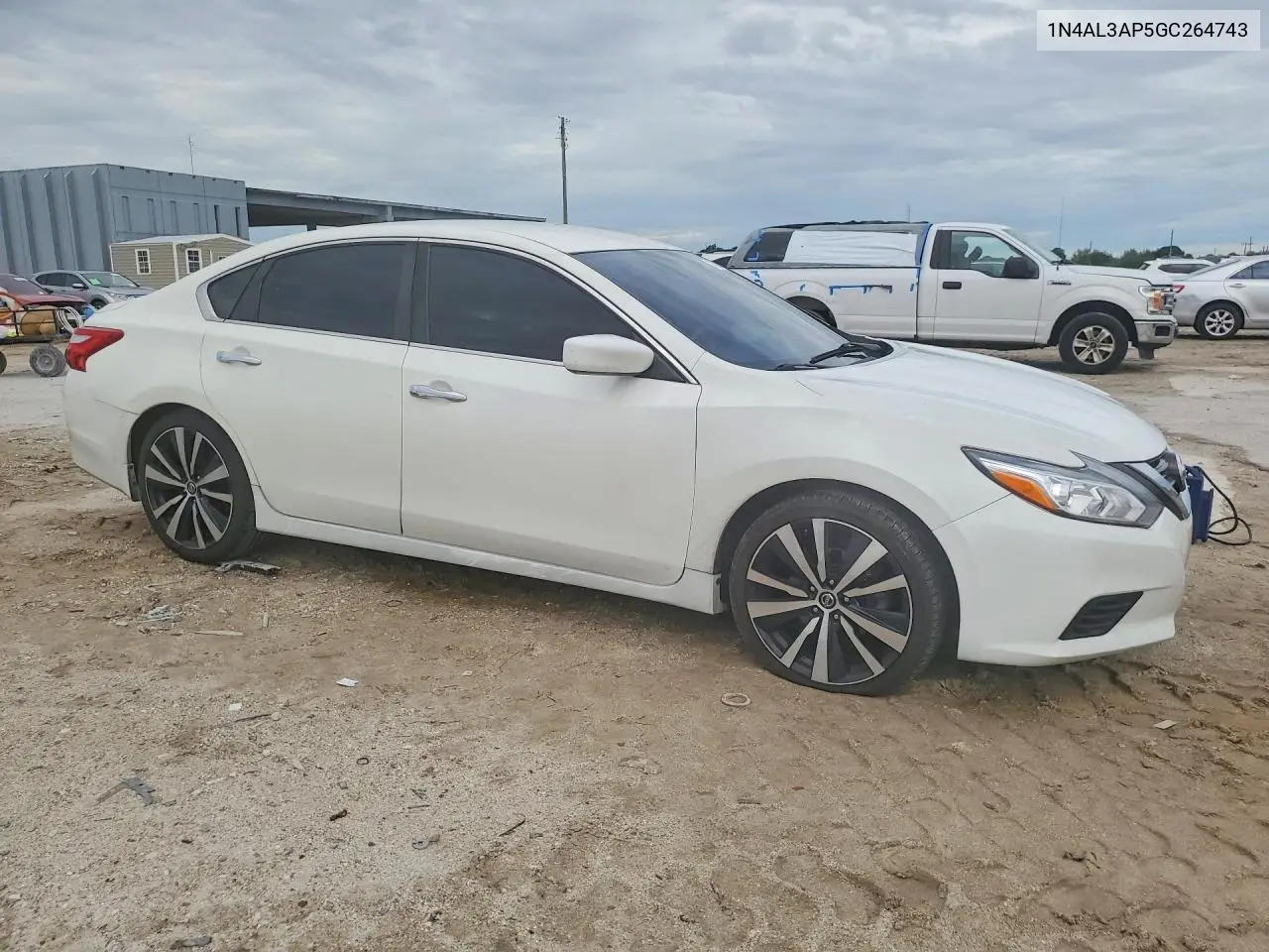 2016 NISSAN ALTIMA VIN 1N4AL3AP5GC264743 — фото 4