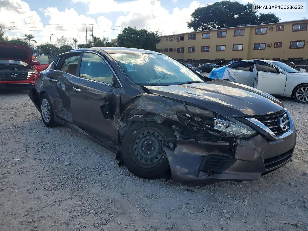 2016 NISSAN ALTIMA VIN 1N4AL3AP4GC236352 — фото 4
