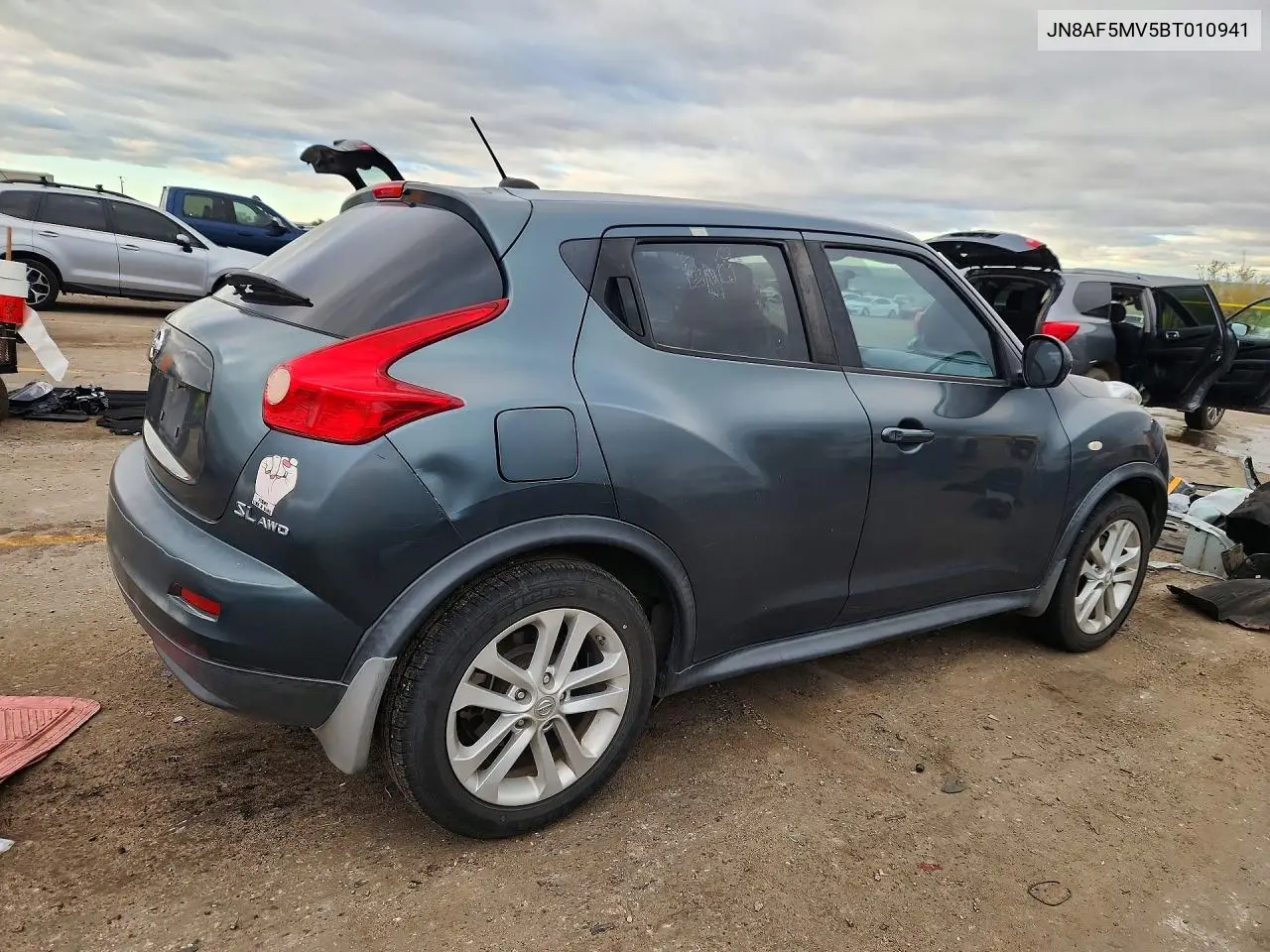 2011 NISSAN JUKE VIN JN8AF5MV5BT010941 — фото 3