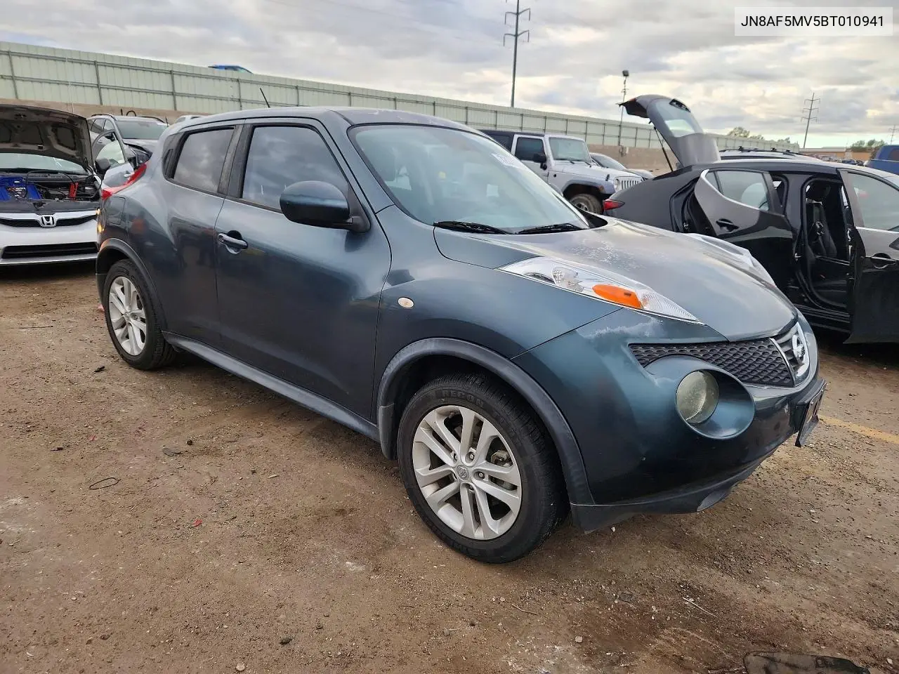 2011 NISSAN JUKE VIN JN8AF5MV5BT010941 — фото 4