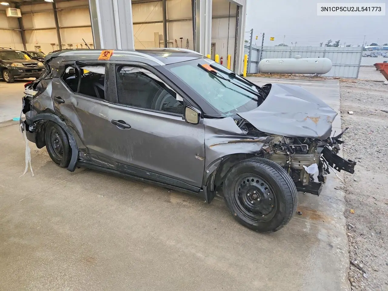 2018 NISSAN KICKS VIN 3N1CP5CU2JL541773 — фото 4