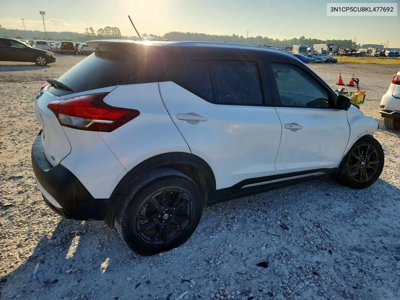 2019 NISSAN KICKS VIN 3N1CP5CU8KL477692 — фото 3