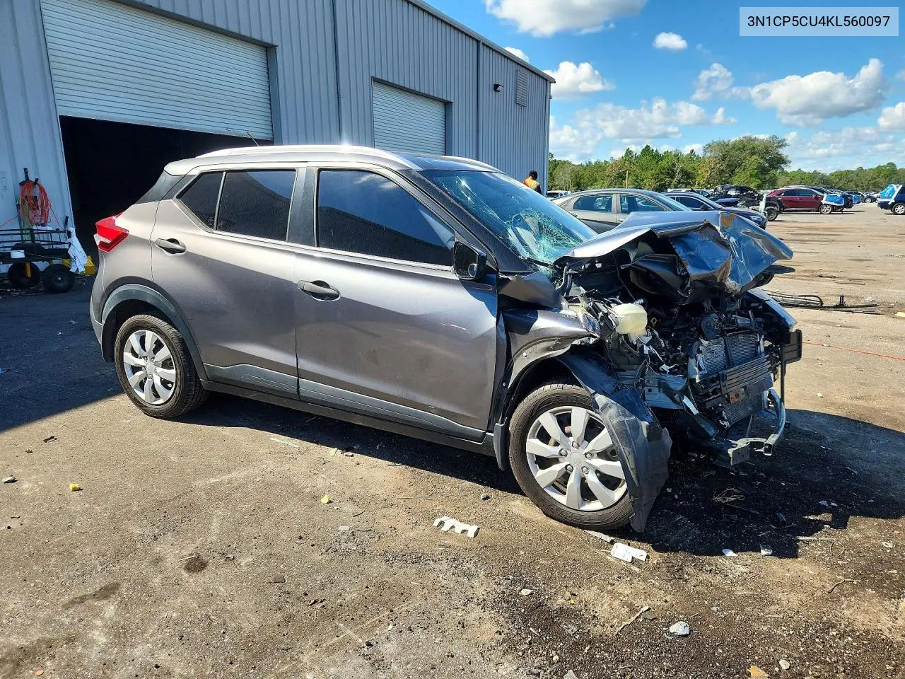 2019 NISSAN KICKS VIN 3N1CP5CU4KL560097 — фото 4