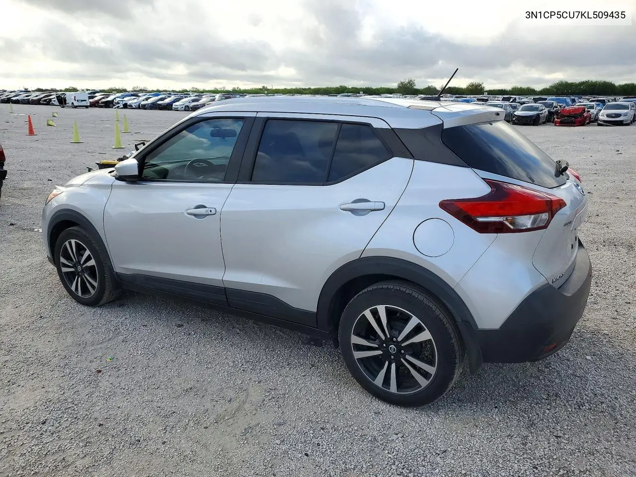 2019 NISSAN KICKS VIN 3N1CP5CU7KL509435 — фото 2