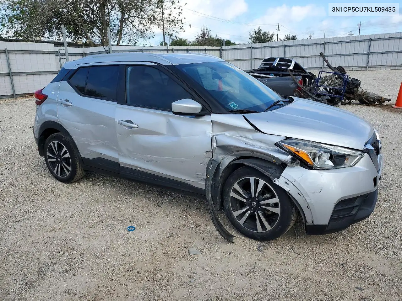 2019 NISSAN KICKS VIN 3N1CP5CU7KL509435 — фото 4