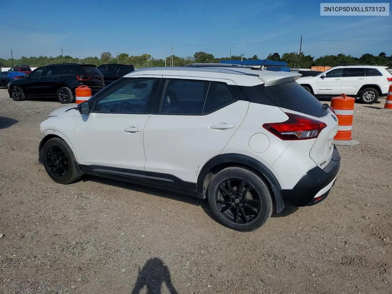 2020 NISSAN KICKS VIN 3N1CP5DVXLL573123 — фото 2