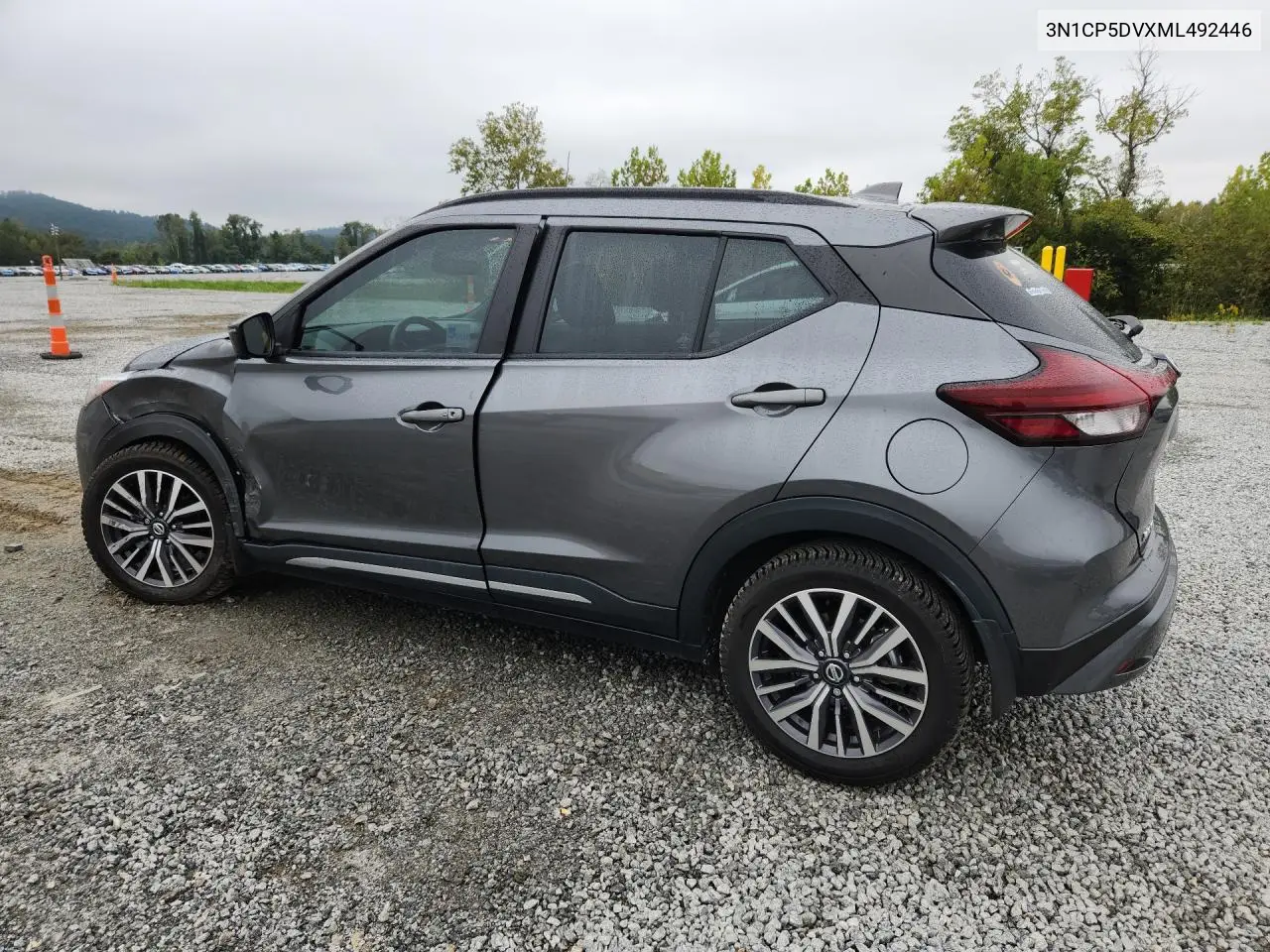 2021 NISSAN KICKS VIN 3N1CP5DVXML492446 — фото 2