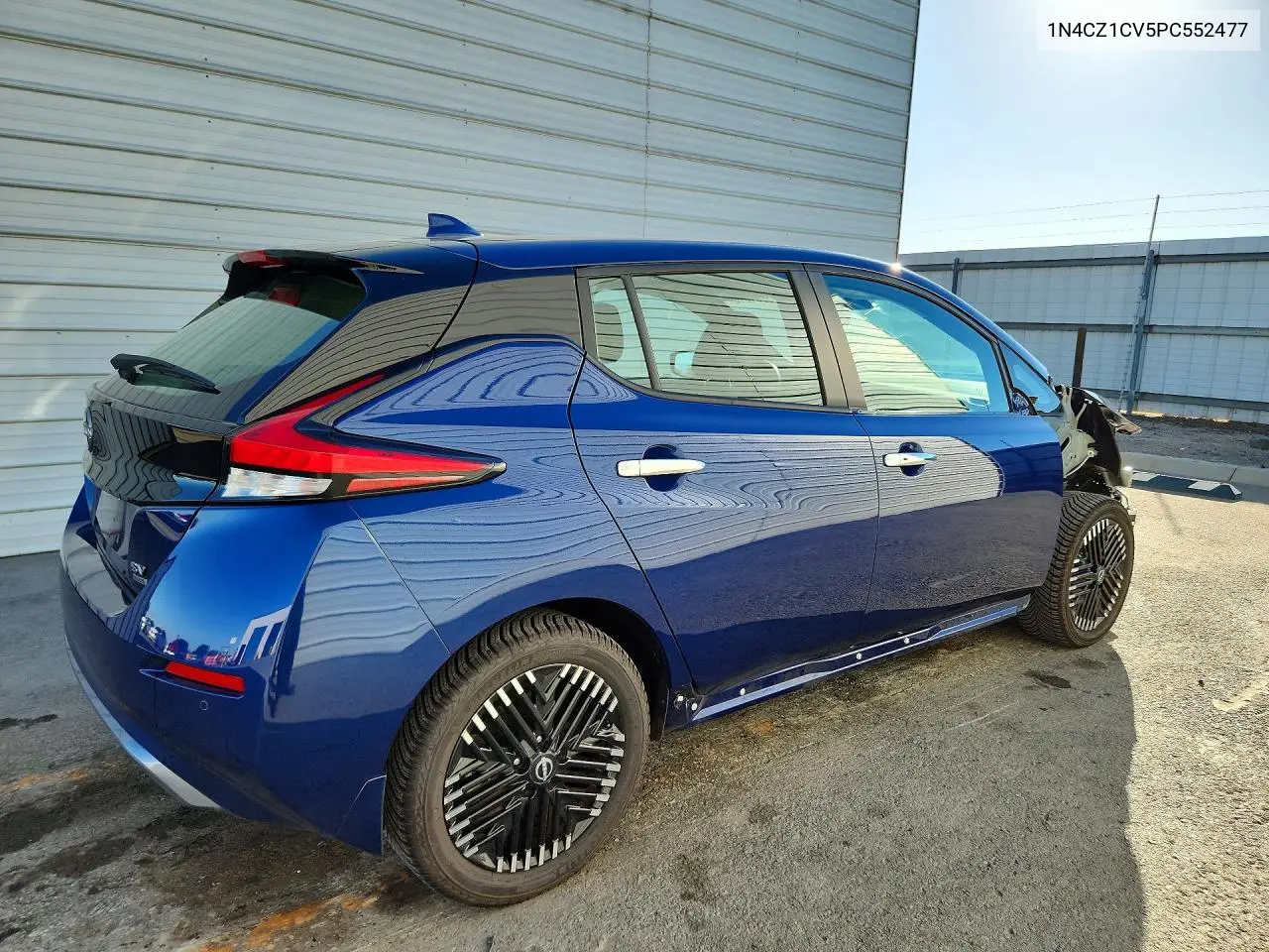 2023 NISSAN LEAF VIN 1N4CZ1CV5PC552477 — фото 3