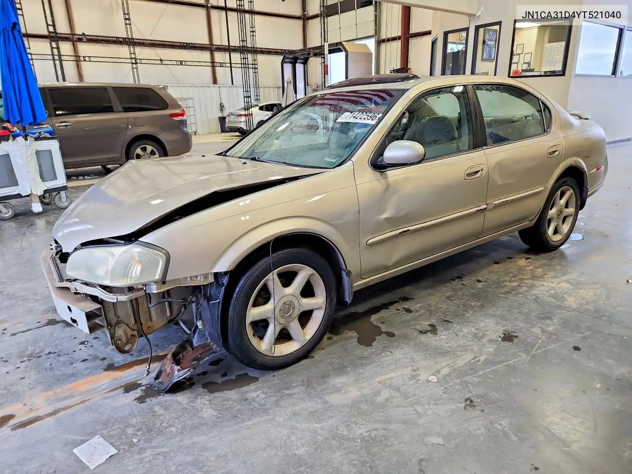 NISSAN MAXIMA 2000, VIN JN1CA31D4YT521040