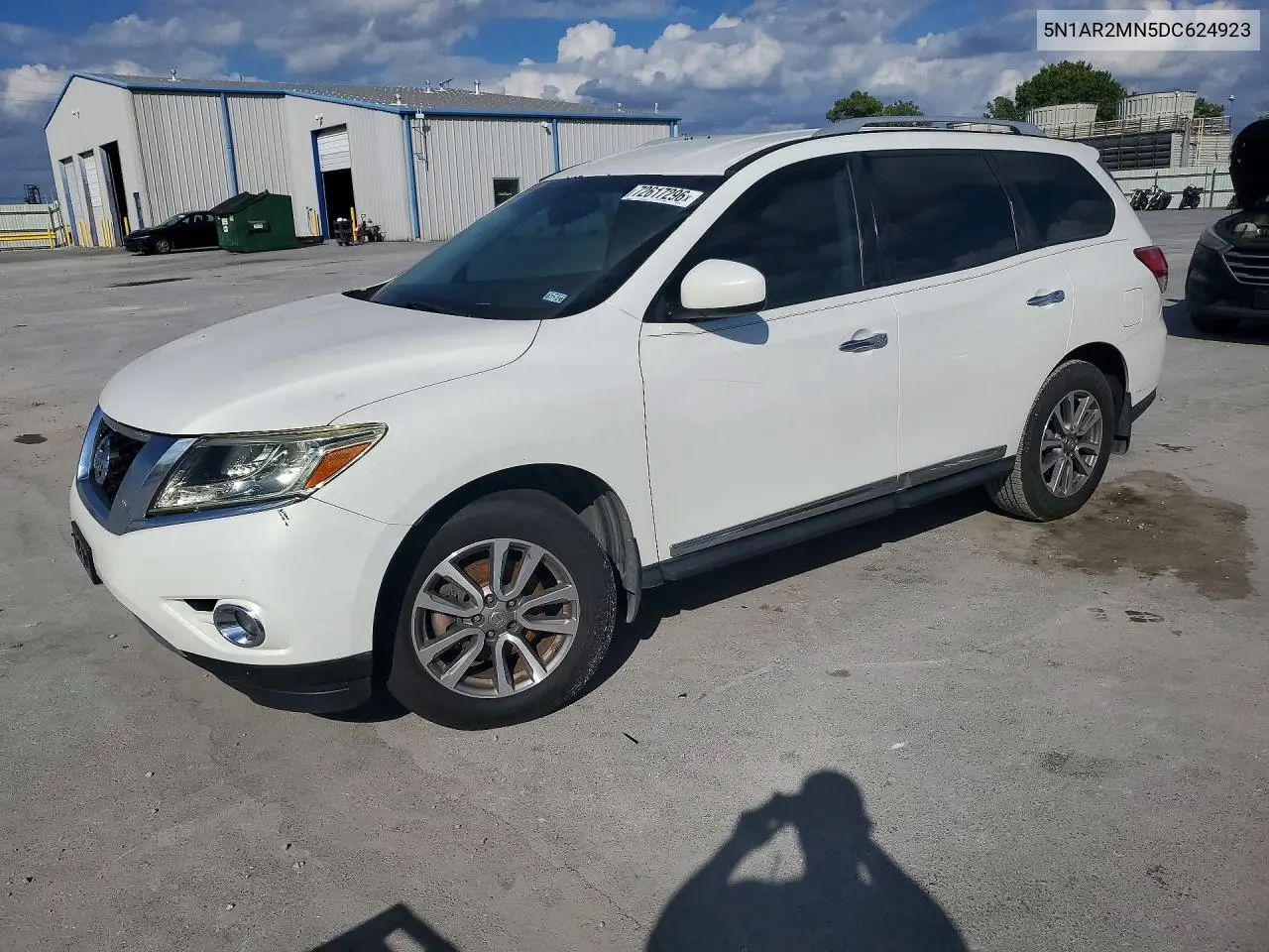 NISSAN PATHFINDER 2013, VIN 5N1AR2MN5DC624923