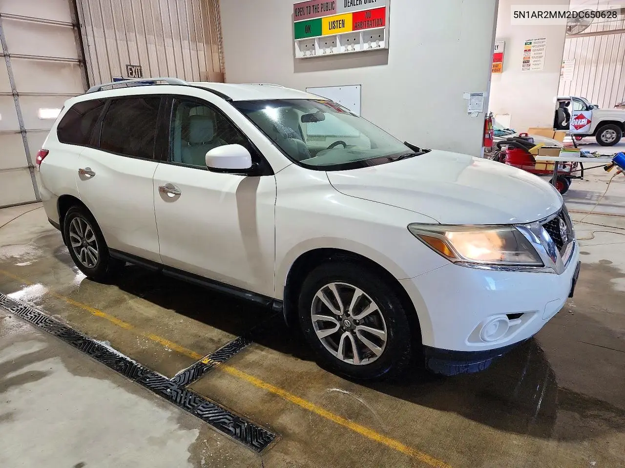2013 NISSAN PATHFINDER VIN 5N1AR2MM2DC650628 — фото 4