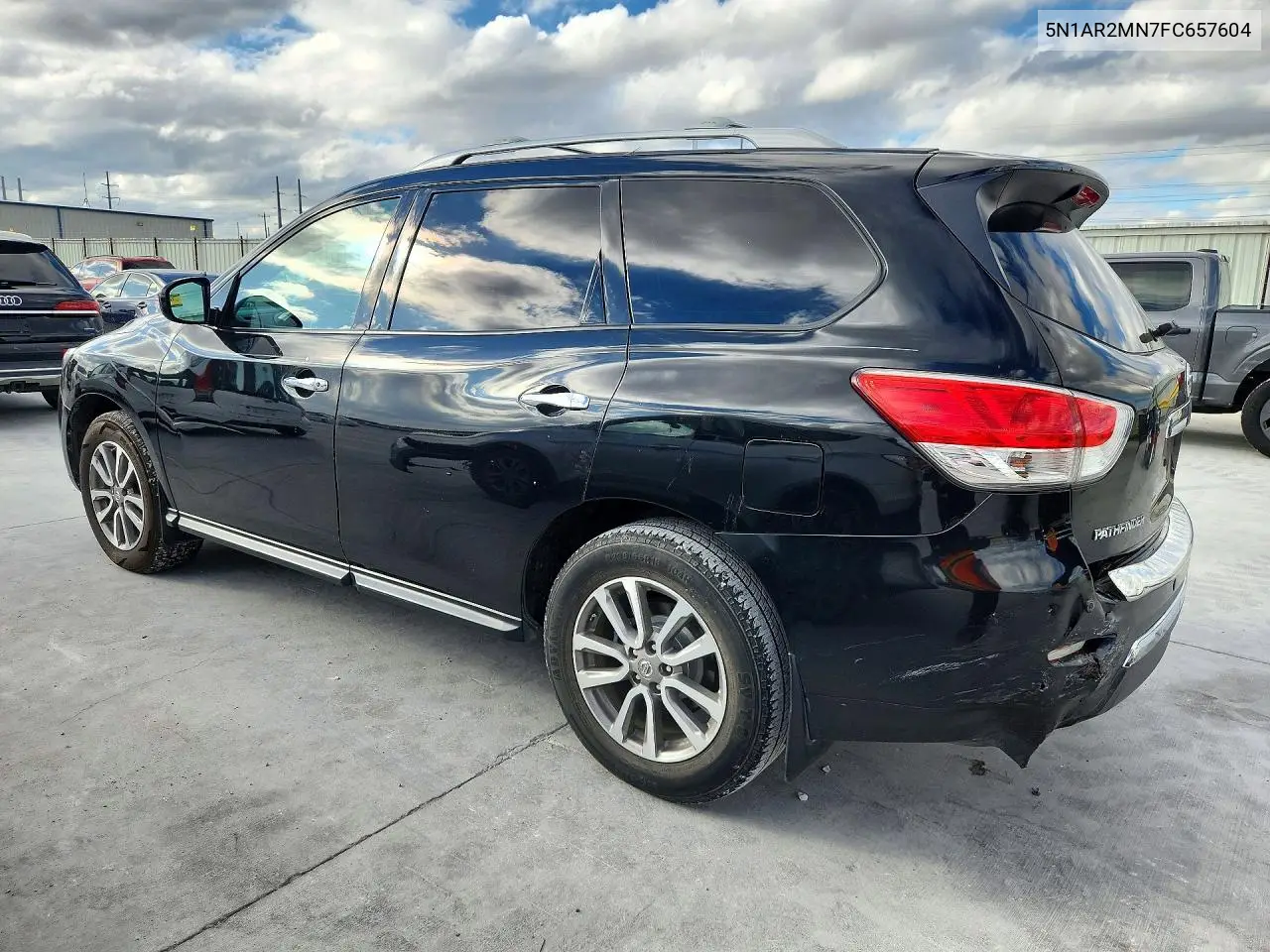 2015 NISSAN PATHFINDER VIN 5N1AR2MN7FC657604 — фото 2
