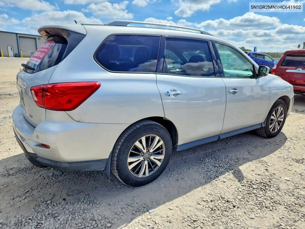 2017 NISSAN PATHFINDER VIN 5N1DR2MN1HC641902 — фото 3