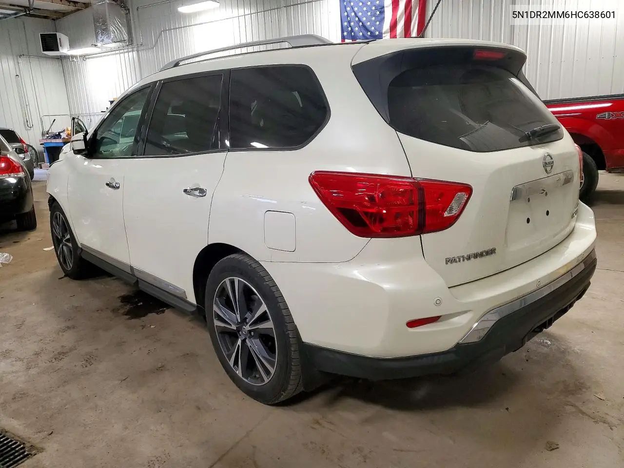 2017 NISSAN PATHFINDER VIN 5N1DR2MM6HC638601 — фото 2