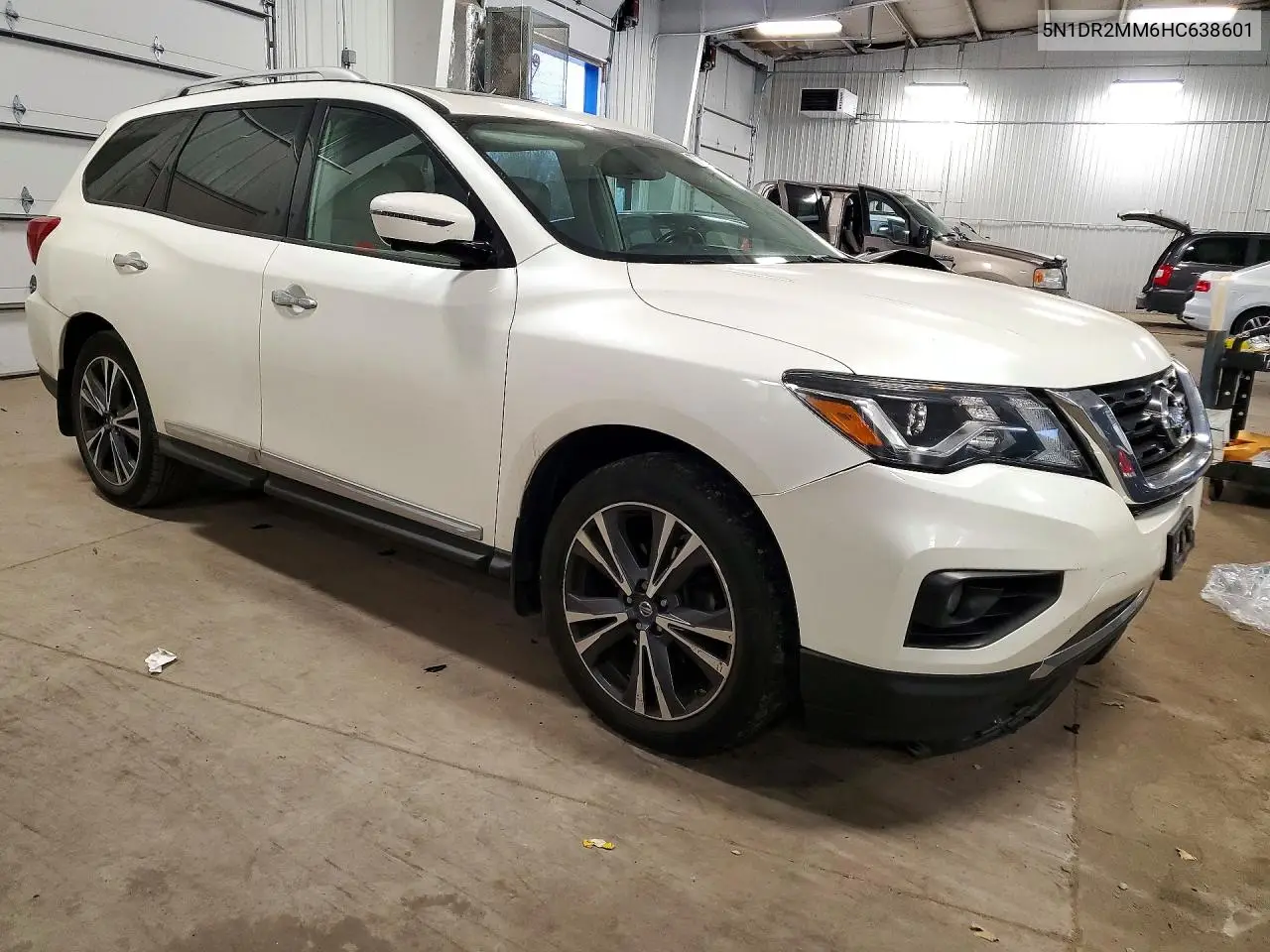 2017 NISSAN PATHFINDER VIN 5N1DR2MM6HC638601 — фото 4