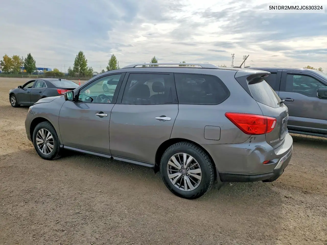 2018 NISSAN PATHFINDER VIN 5N1DR2MM2JC630324 — фото 2