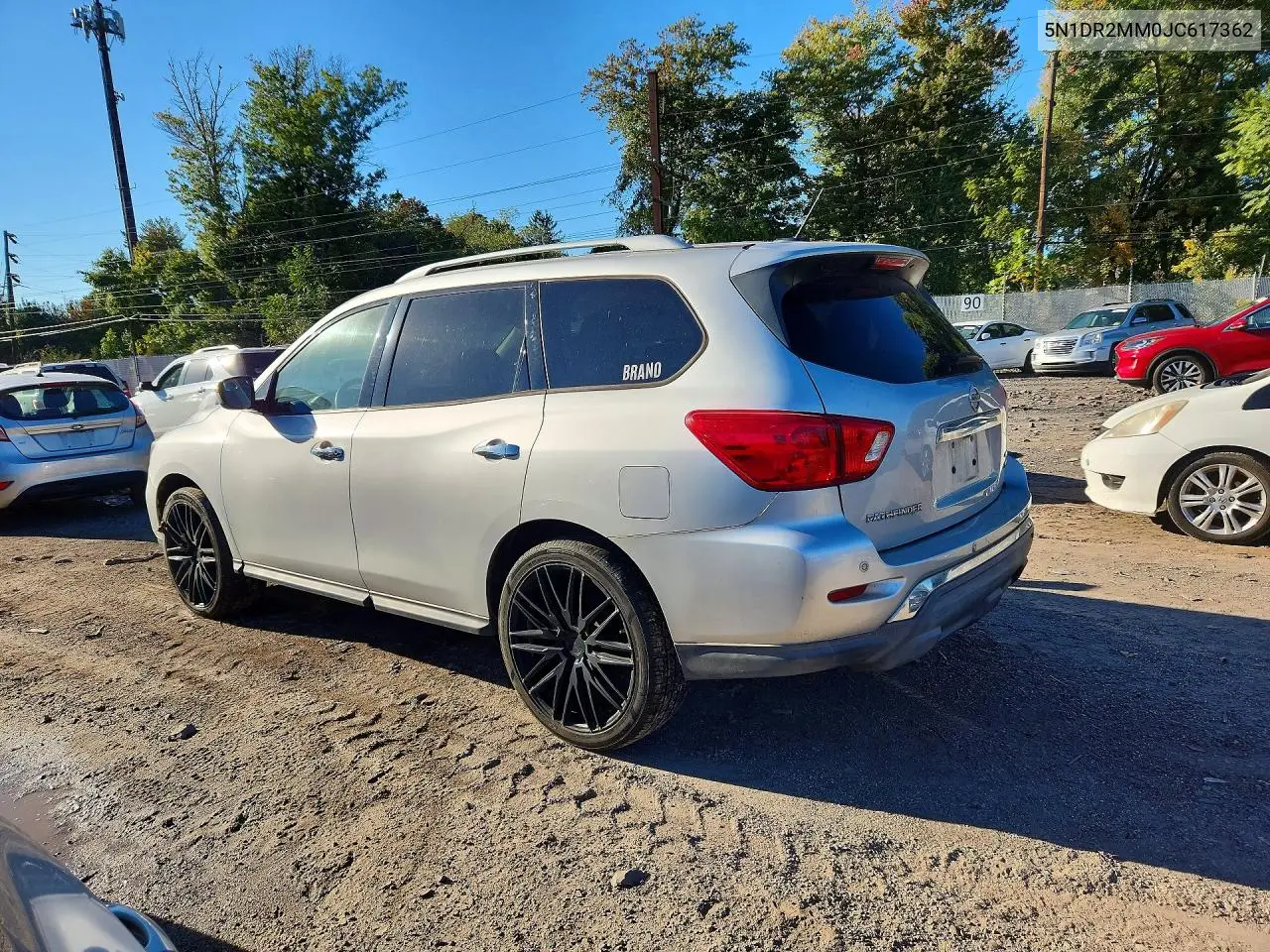 2018 NISSAN PATHFINDER VIN 5N1DR2MM0JC617362 — фото 2