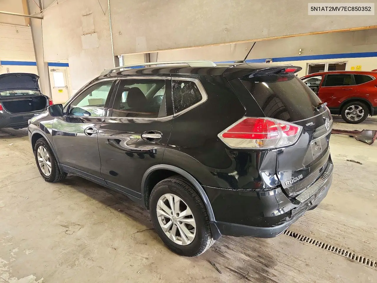 2014 NISSAN ROGUE VIN 5N1AT2MV7EC850352 — фото 2