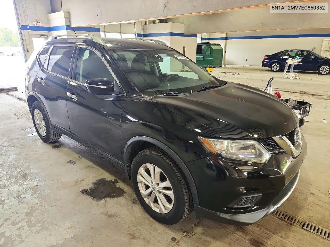 2014 NISSAN ROGUE VIN 5N1AT2MV7EC850352 — фото 4