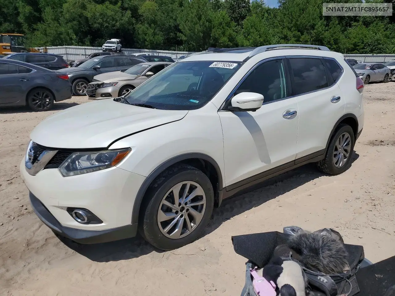 NISSAN ROGUE 2015, VIN 5N1AT2MT1FC895657