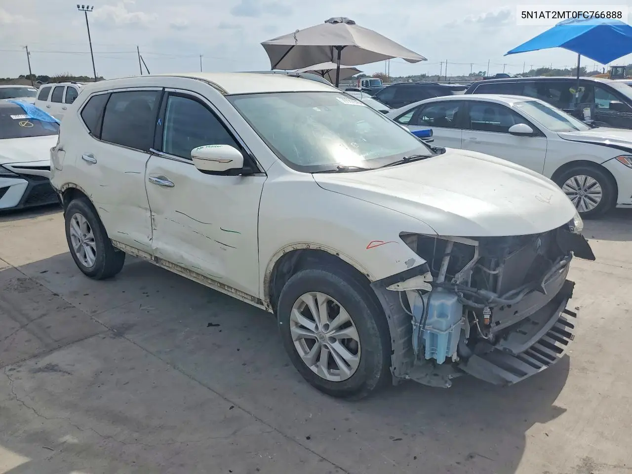 2015 NISSAN ROGUE VIN 5N1AT2MT0FC766888 — фото 4