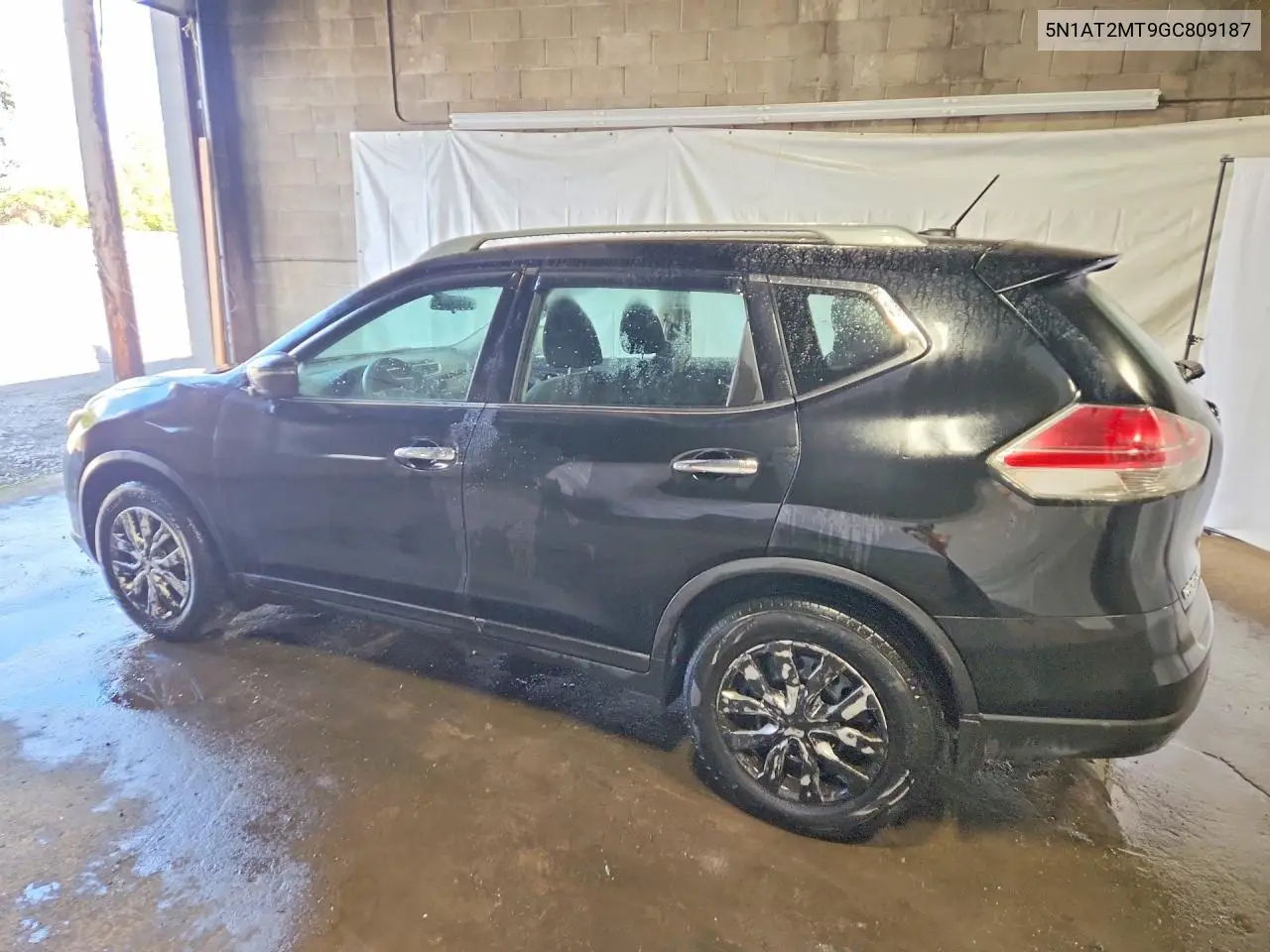2016 NISSAN ROGUE VIN 5N1AT2MT9GC809187 — фото 2