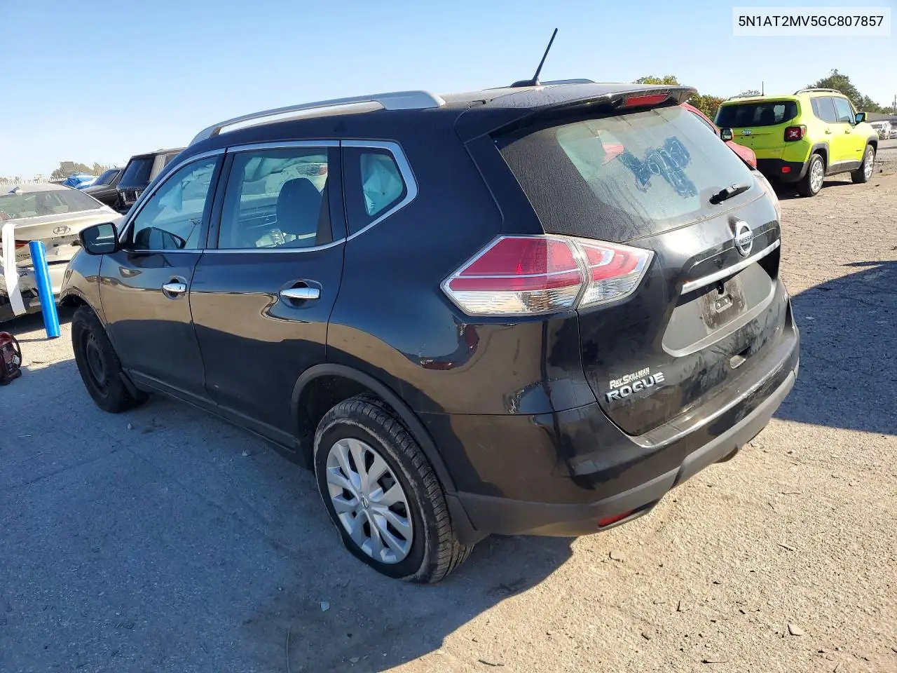 2016 NISSAN ROGUE VIN 5N1AT2MV5GC807857 — фото 2