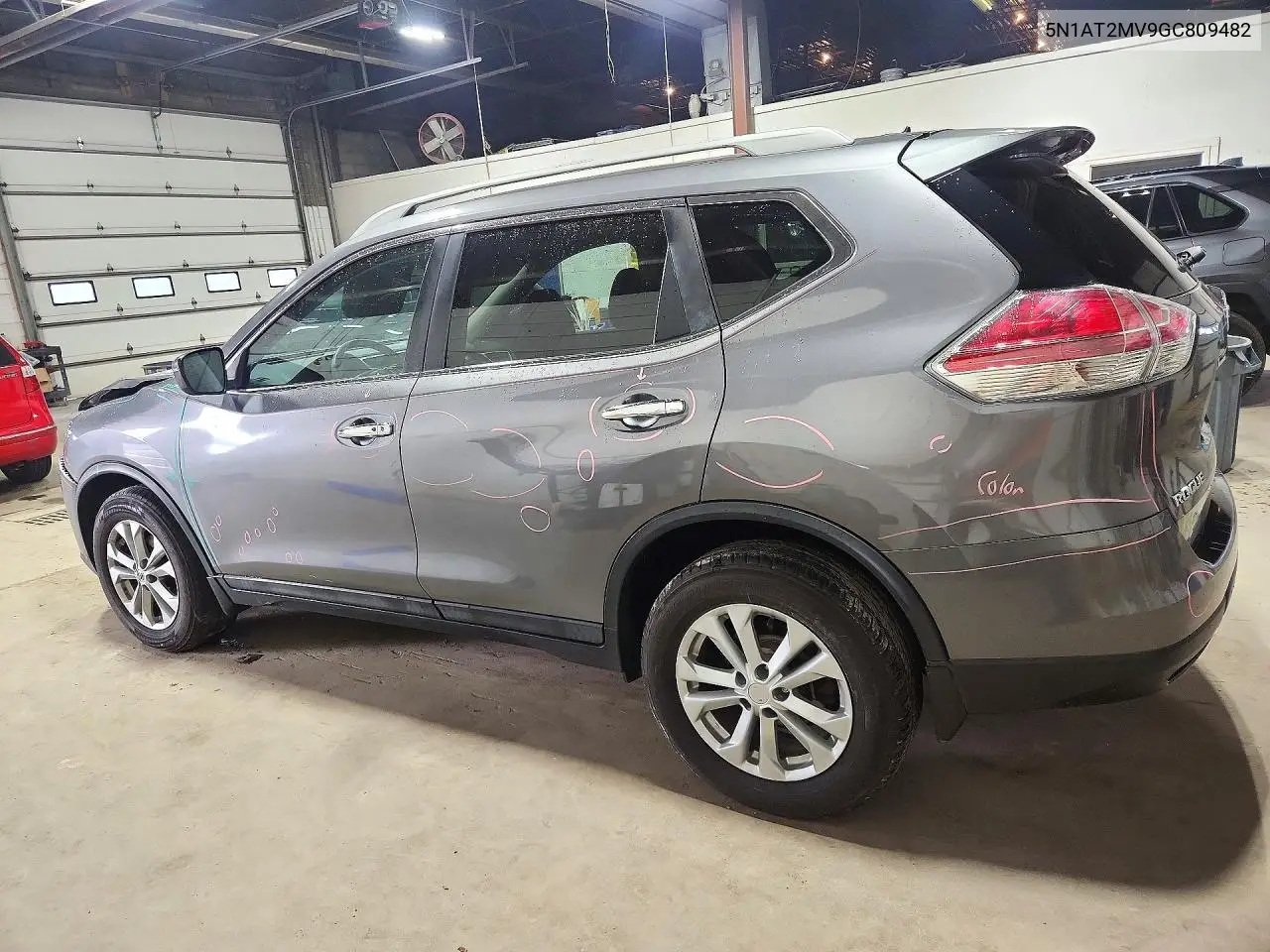 2016 NISSAN ROGUE VIN 5N1AT2MV9GC809482 — фото 2