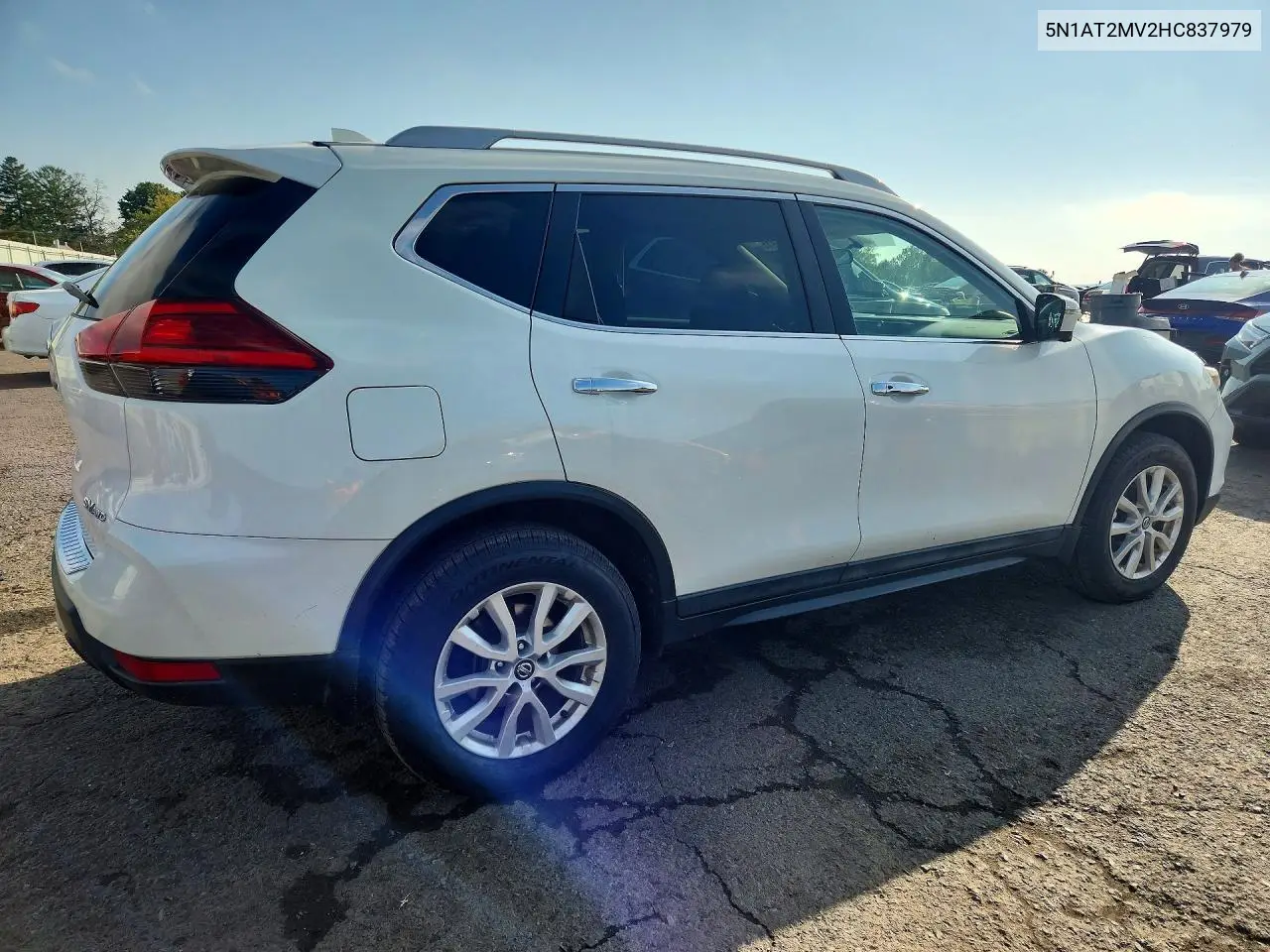2017 NISSAN ROGUE VIN 5N1AT2MV2HC837979 — фото 3