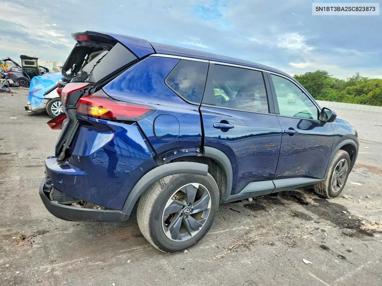 2025 NISSAN ROGUE VIN 5N1BT3BA2SC823873 — фото 3