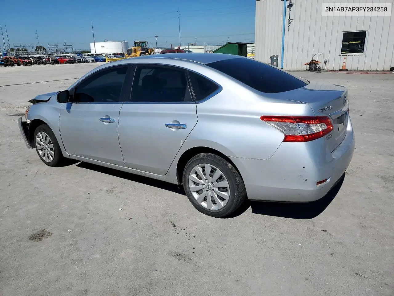 2015 NISSAN SENTRA VIN 3N1AB7AP3FY284258 — фото 2