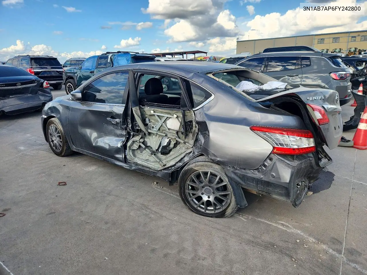 2015 NISSAN SENTRA VIN 3N1AB7AP6FY242800 — фото 2
