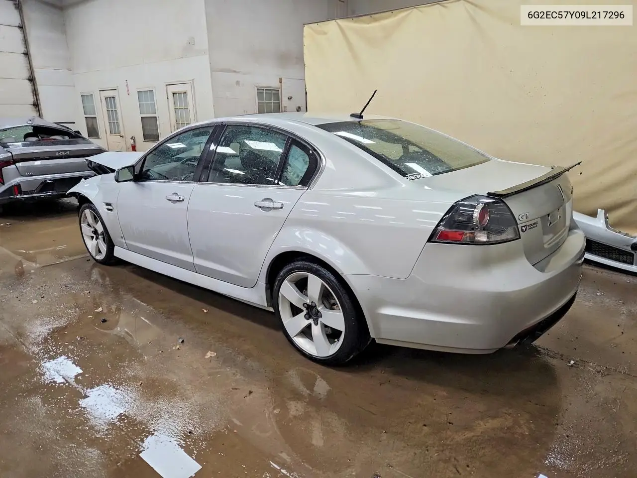 2009 PONTIAC G8 VIN 6G2EC57Y09L217296 — фото 2