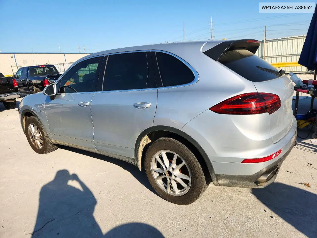 2015 PORSCHE CAYENNE VIN WP1AF2A25FLA38652 — фото 2