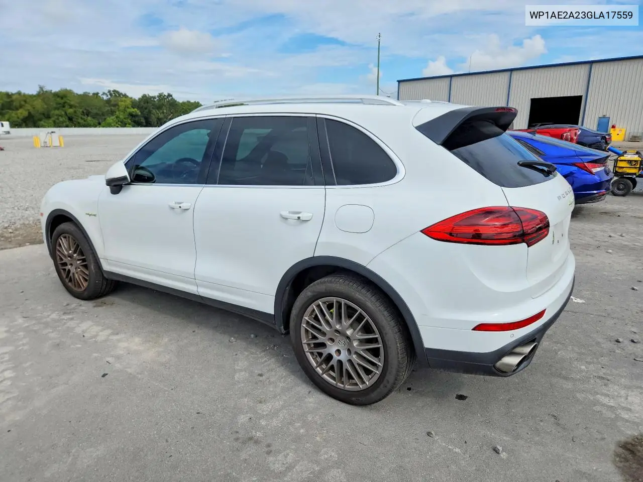2016 PORSCHE CAYENNE VIN WP1AE2A23GLA17559 — фото 2