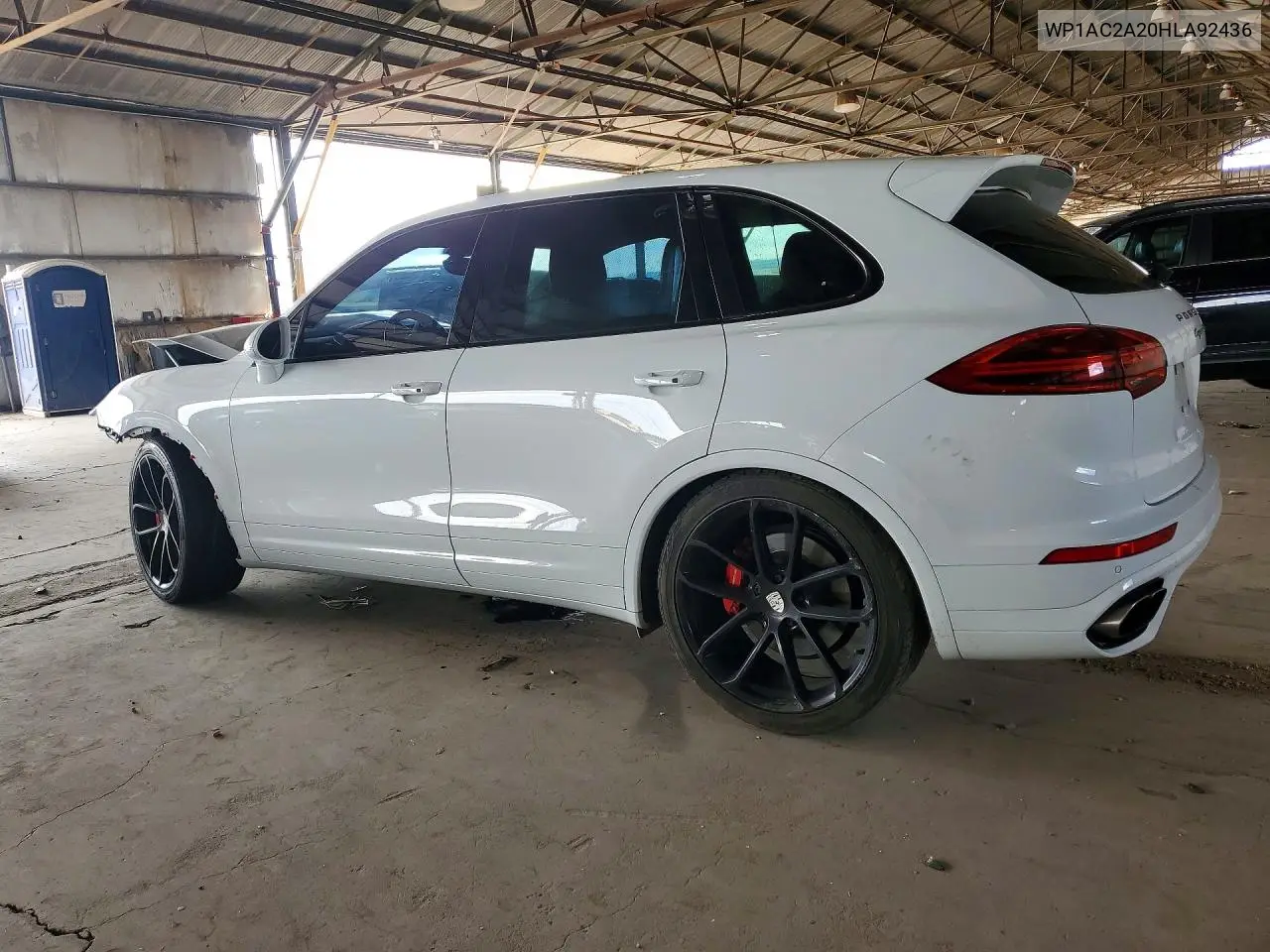 2017 PORSCHE CAYENNE VIN WP1AC2A20HLA92436 — фото 2