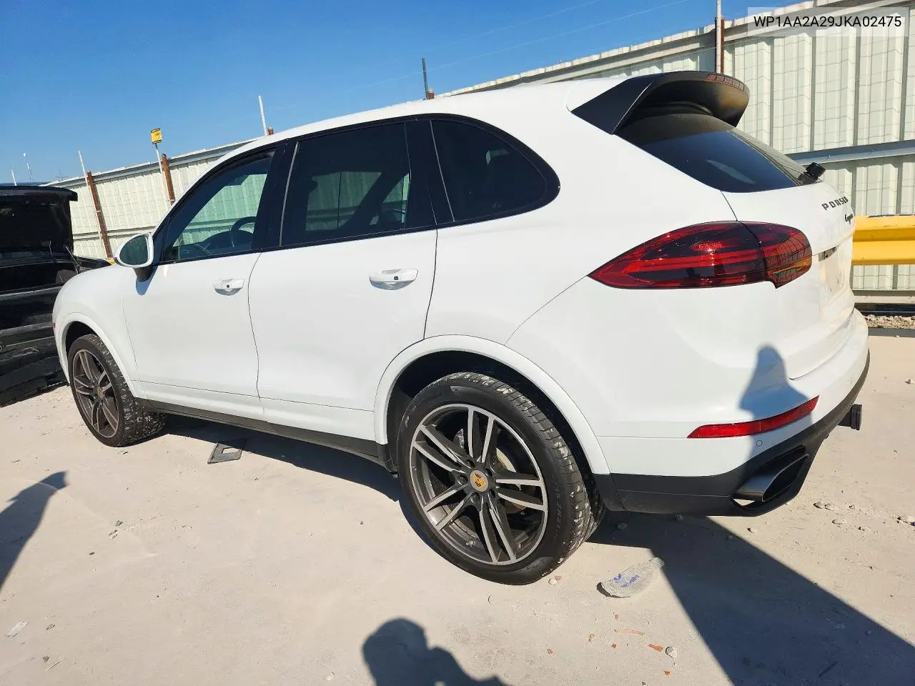 2018 PORSCHE CAYENNE VIN WP1AA2A29JKA02475 — фото 2