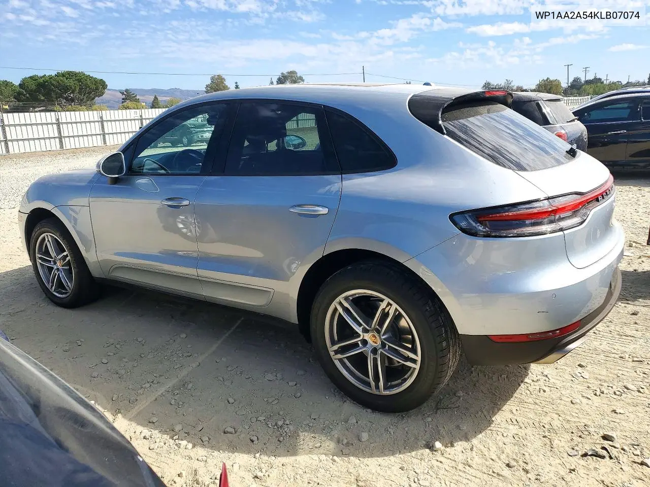2019 PORSCHE MACAN VIN WP1AA2A54KLB07074 — фото 2