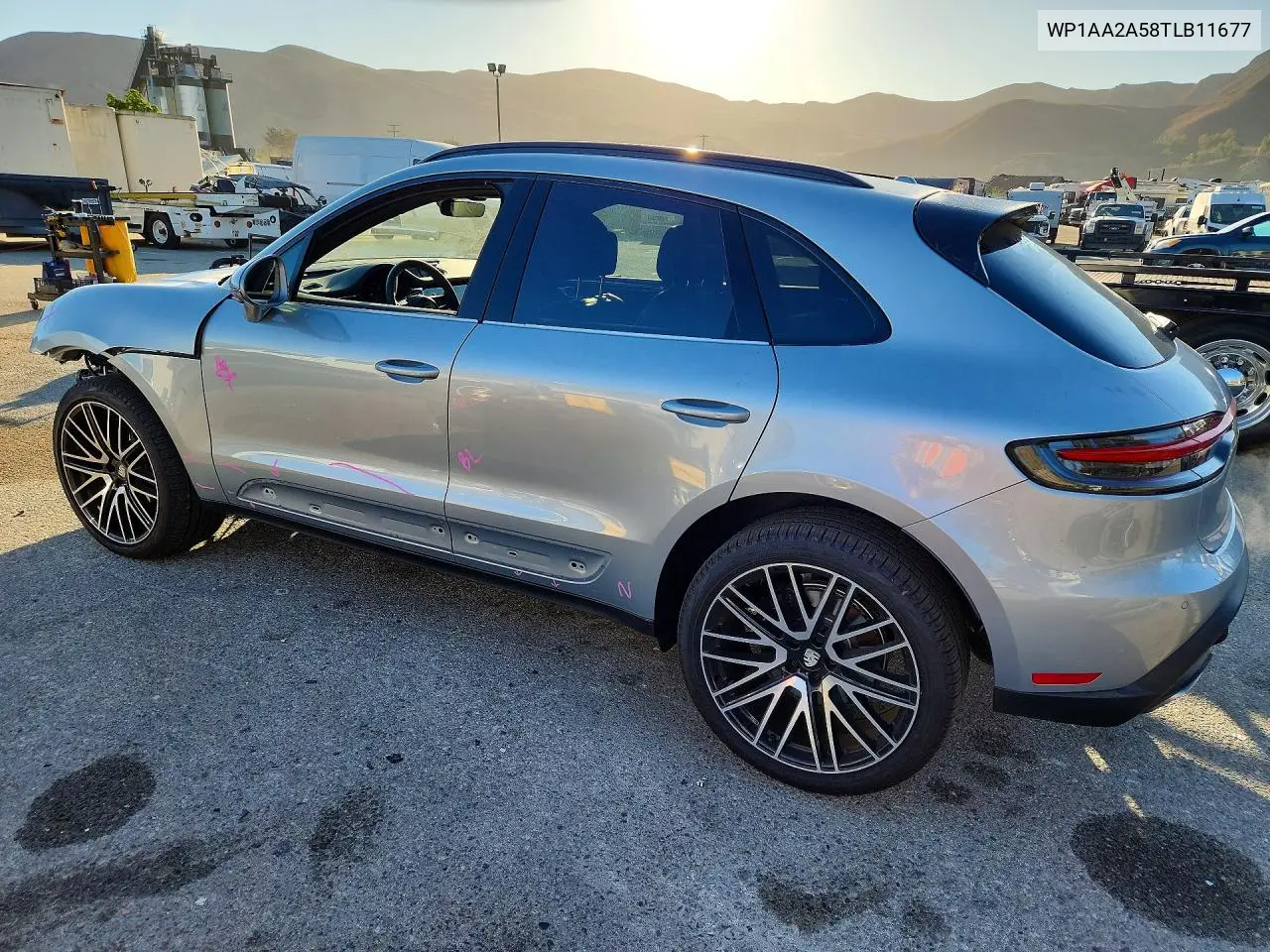 2026 PORSCHE MACAN VIN WP1AA2A58TLB11677 — фото 2
