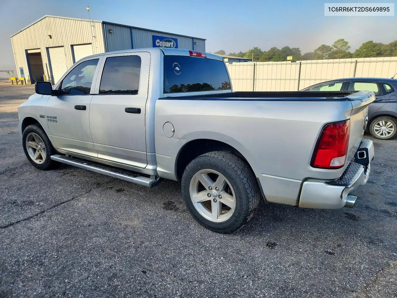 2013 RAM 1500 VIN 1C6RR6KT2DS669895 — фото 2