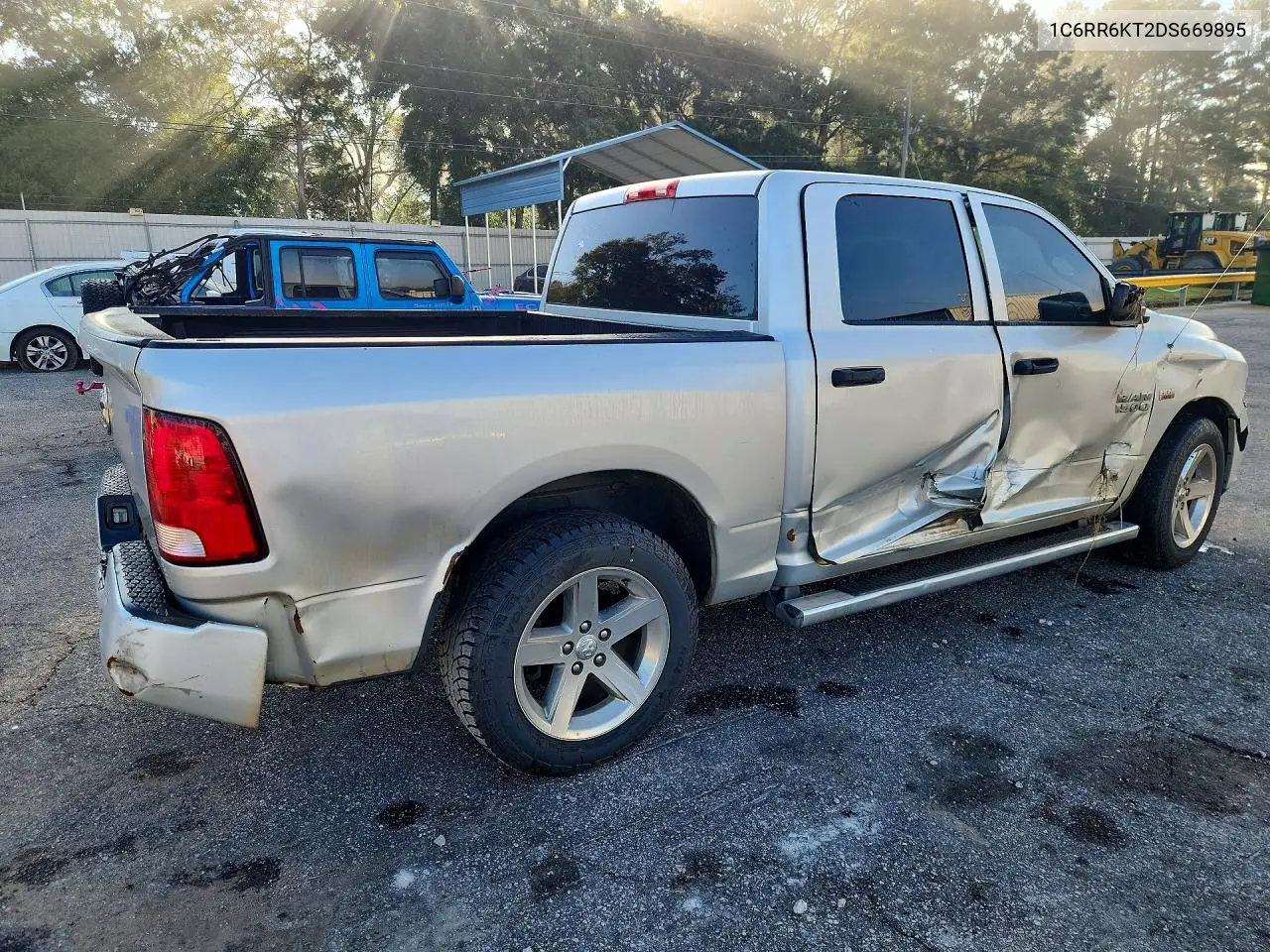 2013 RAM 1500 VIN 1C6RR6KT2DS669895 — фото 3