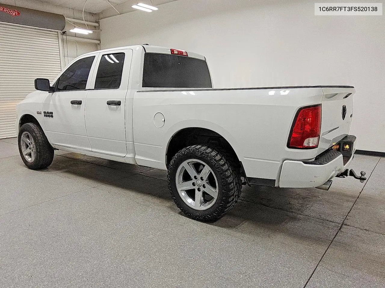 2015 RAM 1500 VIN 1C6RR7FT3FS520138 — фото 2