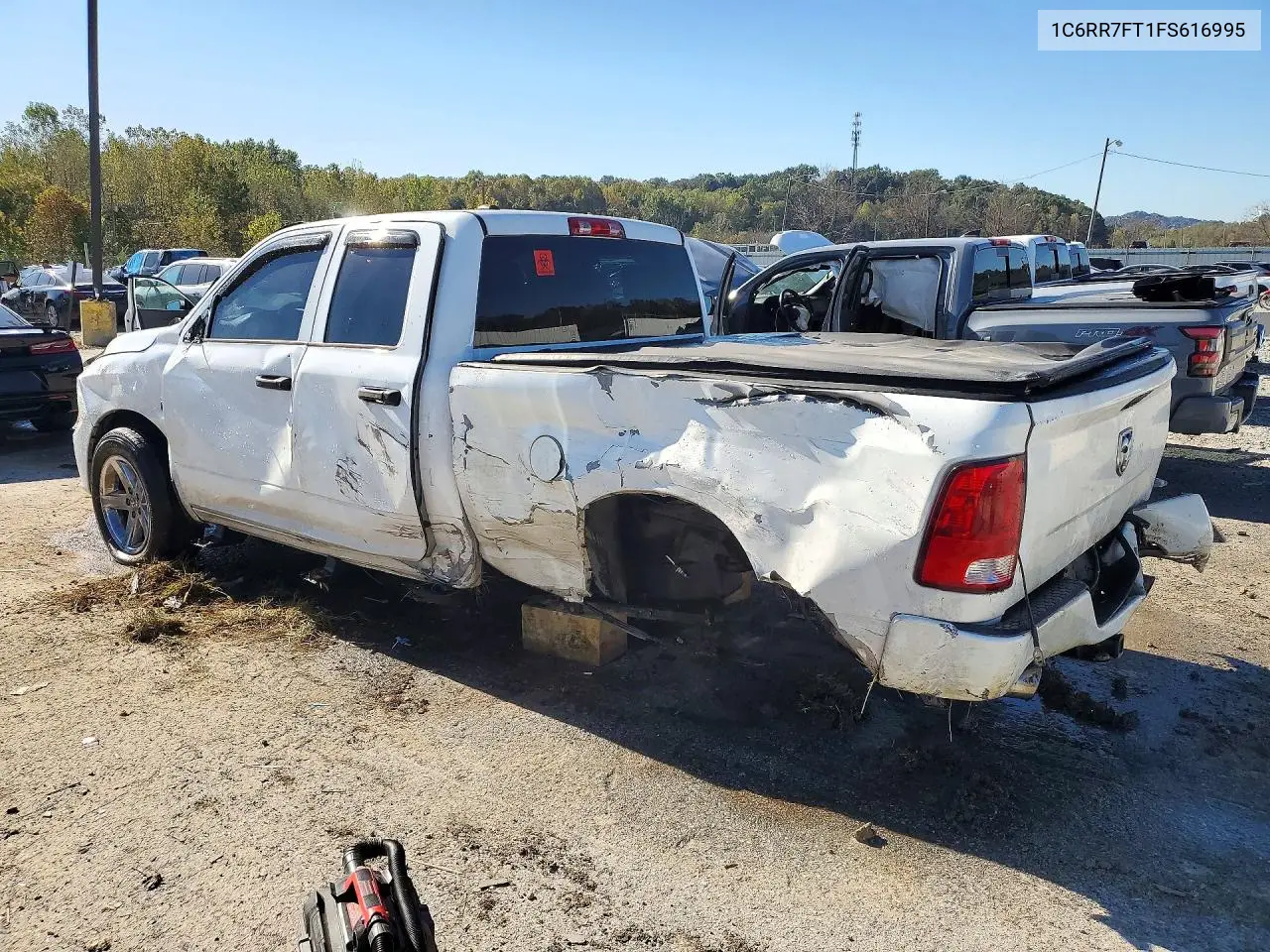 2015 RAM 1500 VIN 1C6RR7FT1FS616995 — фото 2