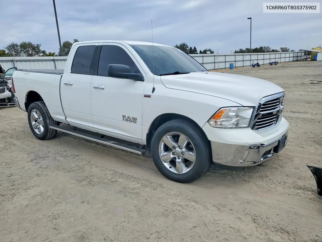 2016 RAM 1500 VIN 1C6RR6GT8GS375902 — фото 4