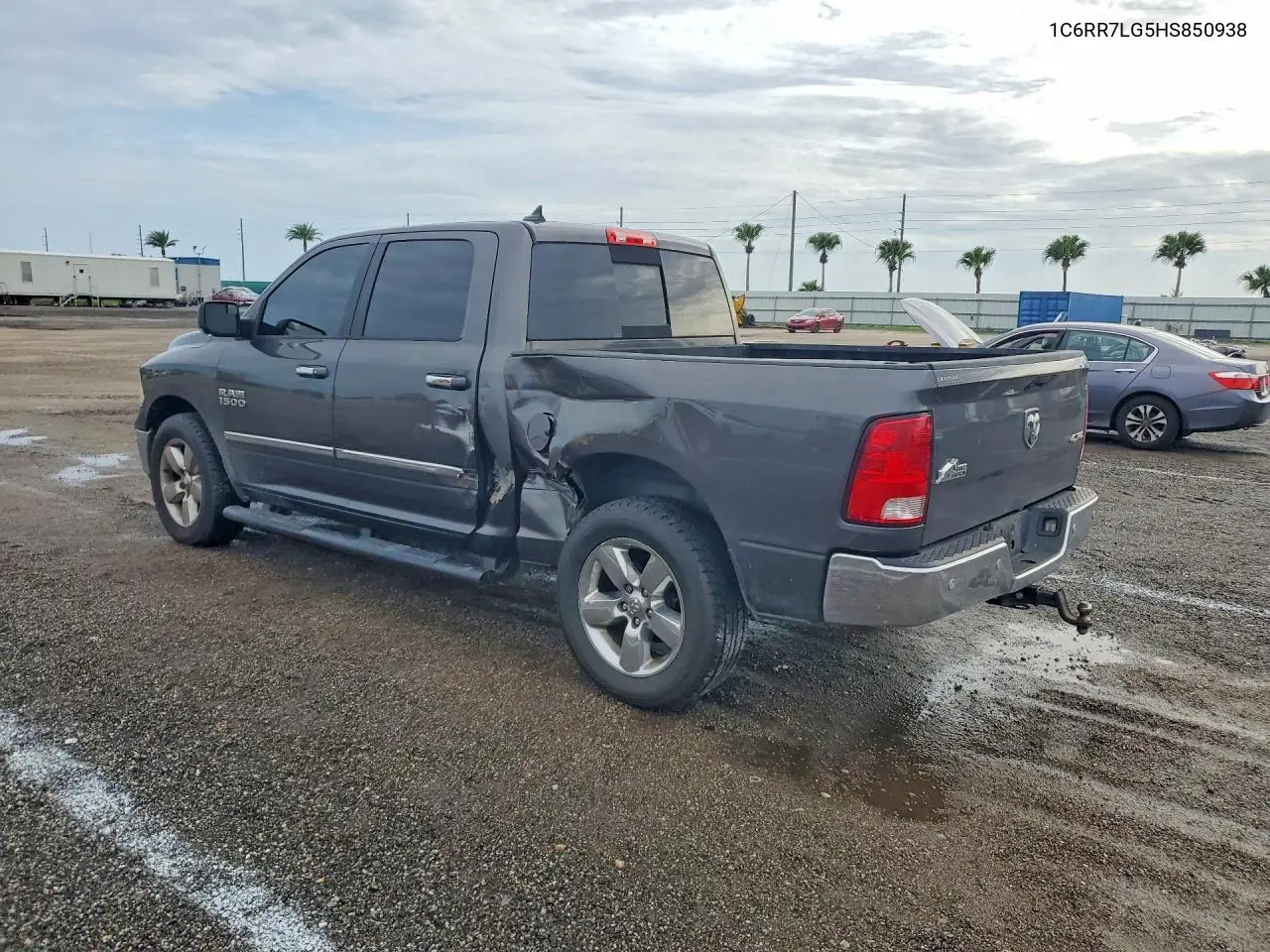 2017 RAM 1500 VIN 1C6RR7LG5HS850938 — фото 2