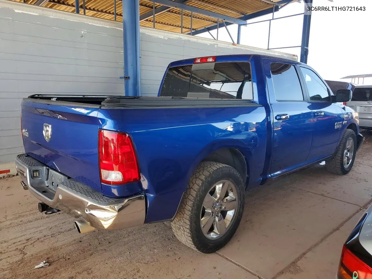2017 RAM 1500 VIN 3C6RR6LT1HG721643 — фото 3